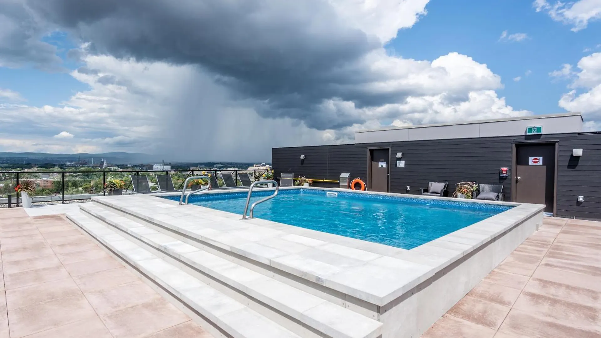 Appartement Initial-Matisse- Quebec-Parking And Pool Canada