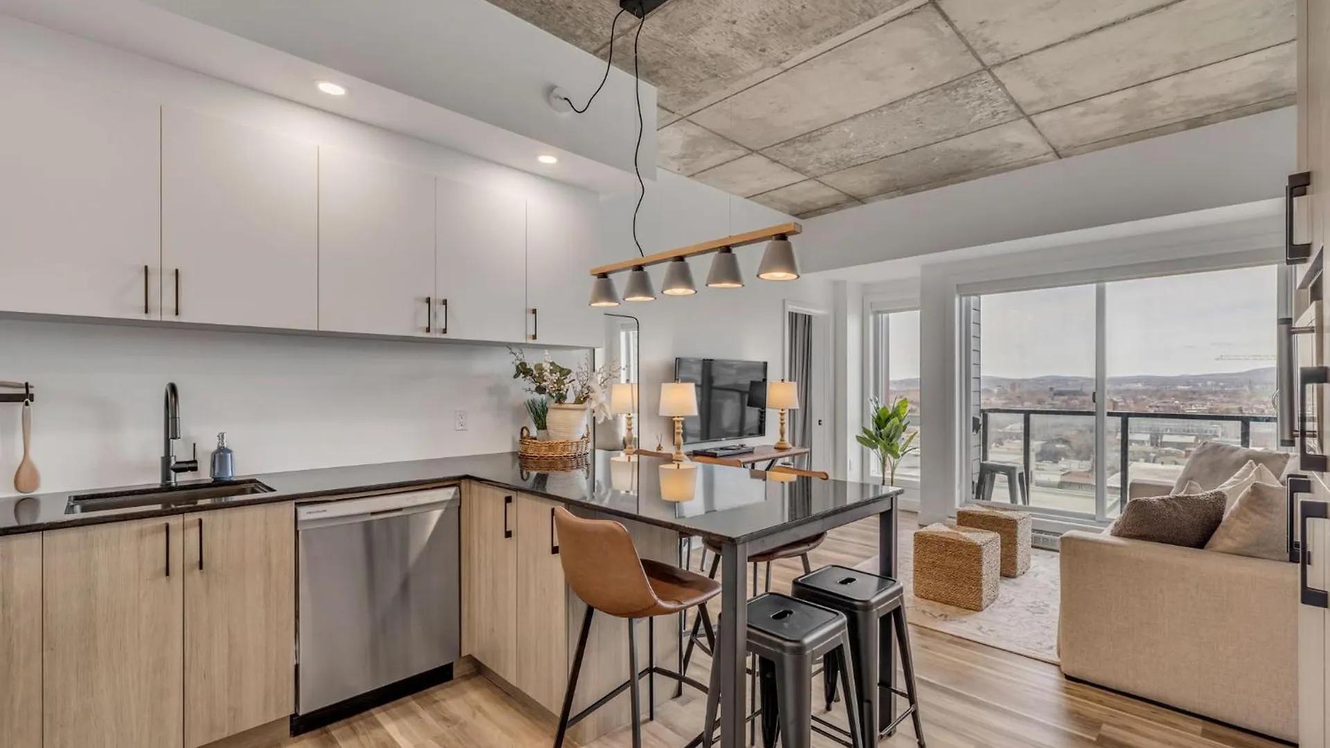 Initial-Matisse- Quebec-Parking And Pool Apartment